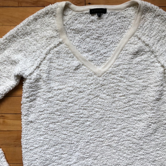 White textured fuzzy Sanctuary sweater - Picture 2 of 3